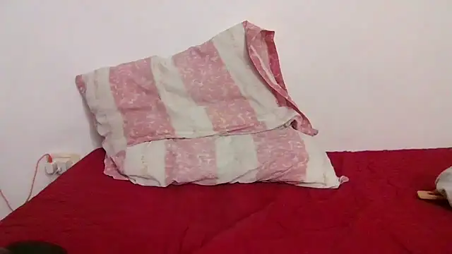 Snapshot of RIQUIRICHDICK chatting on October 25, 3:47 pm RIQUIRICHDICK online show from October 25, 3:47 pm