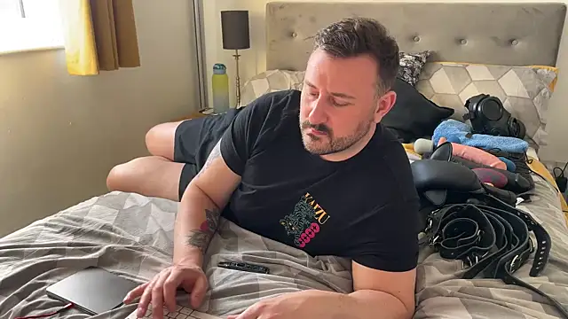 Large gay rubber online show from April 11, 3:37 pm