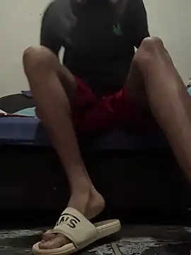 freshfreaky online show from February 9, 4:50 am