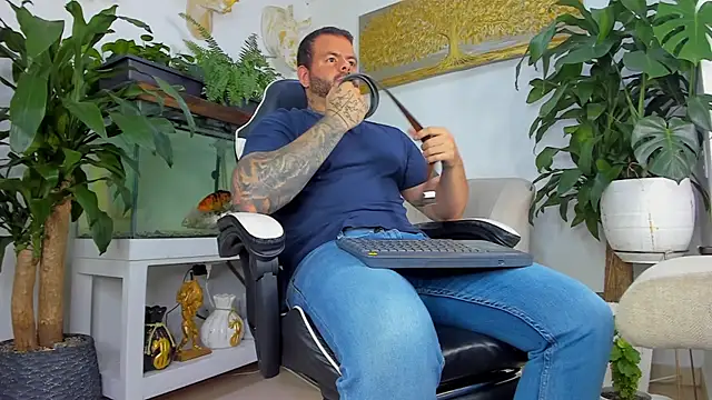 Johnnygrayson1 online show from May 9, 2:01 am