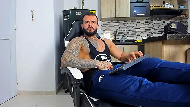 Johnnygrayson1 online show from November 30, 1:40 am