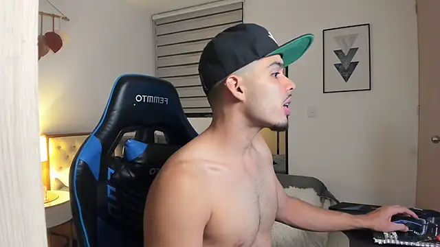 mateoleonee online show from October 18, 12:26 am