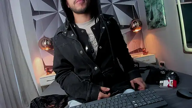 Snapshot of Devil_Smoke_ chatting on September 17, 12:39 pm Devil Smoke online show from September 17, 12:39 pm