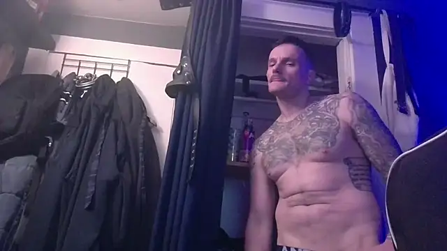 UnCuTupTheBuTT online show from March 16, 12:31 pm