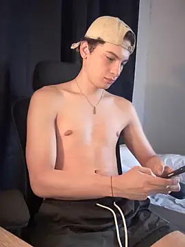 cybercosmiiic online show from October 17, 9:30 pm