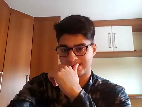 Eggsyapel online show from November 10, 3:06 pm