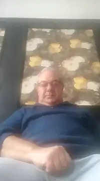 Petitfilou33 online show from December 6, 10:05 am