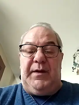 Petitfilou33 online show from February 5, 12:45 pm