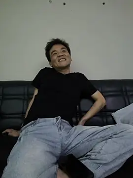 kisstoyousoon2024 online show from February 16, 5:44 pm