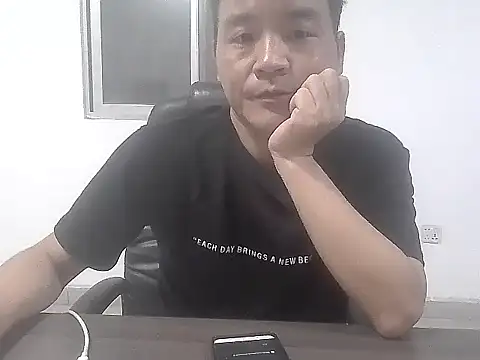 kisstoyousoon2024 online show from November 10, 9:53 pm