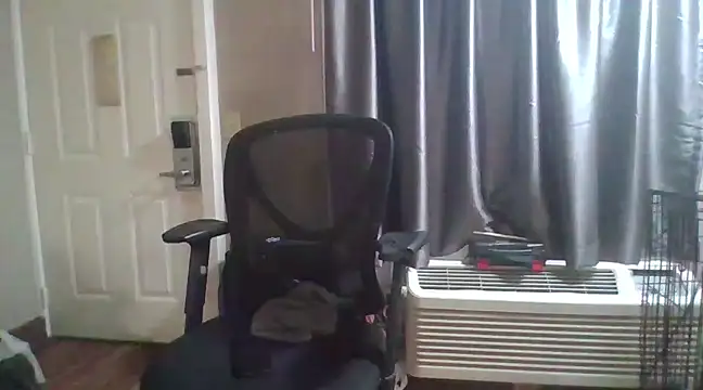Snapshot of Mrbbc803 chatting on February 10, 3:21 pm Mrbbc803 online show from February 10, 3:21 pm