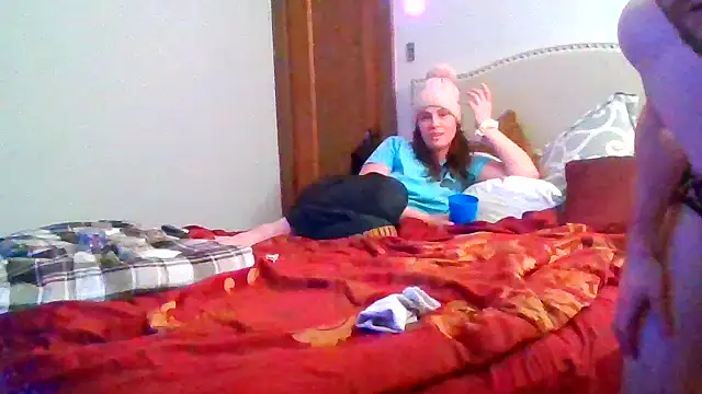 KenniferLopez online show from February 12, 7:14 am