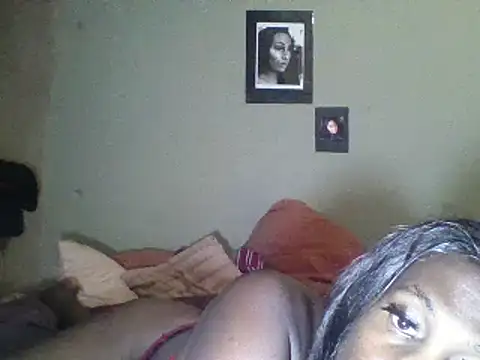 Snapshot of Moorella1 chatting on February 9, 4:46 am Moorella1 online show from February 9, 4:46 am
