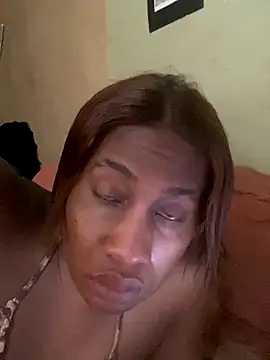 Snapshot of Moorella1 chatting on October 14, 10:33 am Moorella1 online show from October 14, 10:33 am