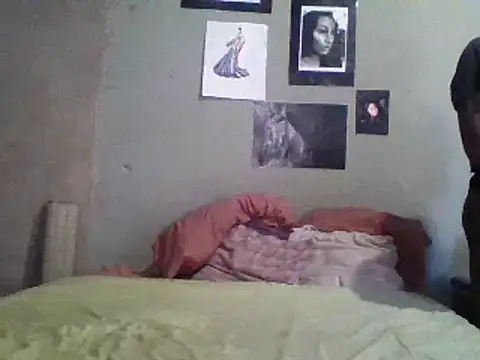 Snapshot of Moorella1 chatting on March 22, 6:33 am Moorella1 online show from March 22, 6:33 am
