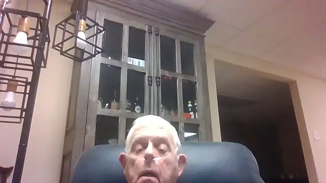 Snapshot of bootlegmanz chatting on October 24, 1:07 am bootlegmanz online show from October 24, 1:07 am