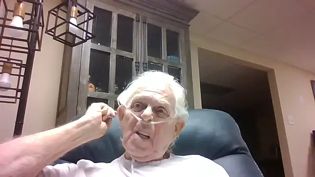 bootlegmanz online show from April 28, 6:12 pm