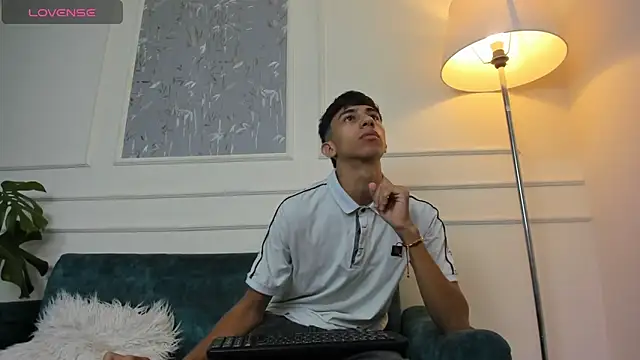 Lucian Davi online show from February 3, 12:14 pm