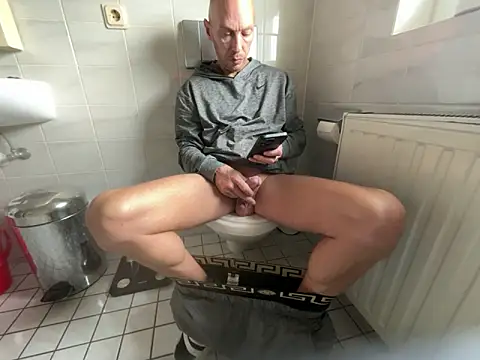 Snapshot of Germankink chatting on October 9, 10:09 am Germankink online show from October 9, 10:09 am