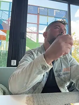 Snapshot of Winchesterguy chatting on October 28, 11:56 am Winchesterguy online show from October 28, 11:56 am