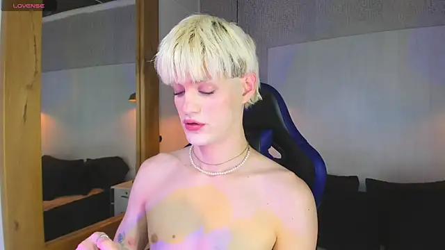 VladHellsing4 online show from April 11, 2:42 pm