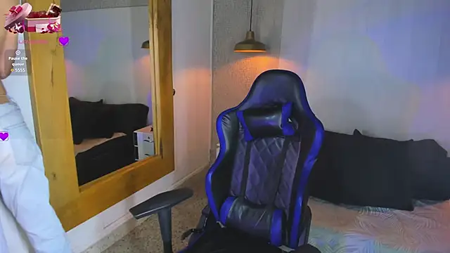 VladHellsing4 online show from April 22, 2:22 pm