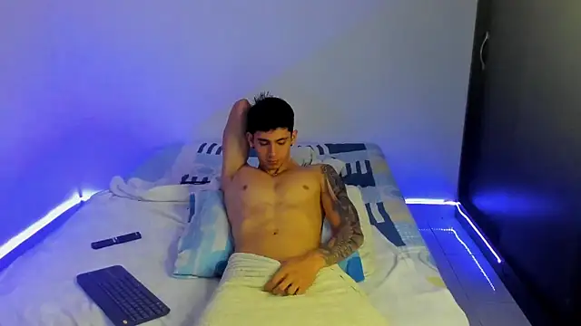 OliverBennet online show from January 15, 1:02 am