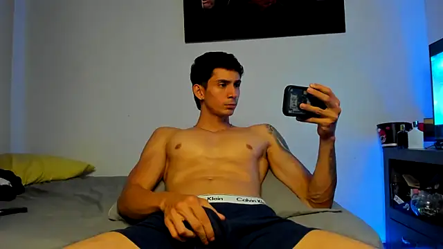 OliverBennet online show from October 26, 4:36 am