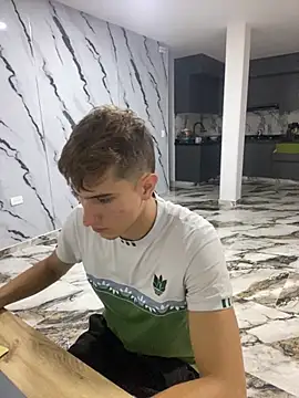 Snapshot of oliver_Lz chatting on October 29, 6:16 am oliver Lz online show from October 29, 6:16 am