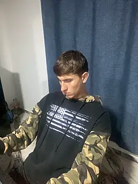 Snapshot of oliver_Lz chatting on October 13, 12:16 am oliver Lz online show from October 13, 12:16 am