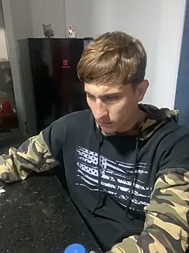 Snapshot of oliver_Lz chatting on October 15, 3:58 am oliver Lz online show from October 15, 3:58 am