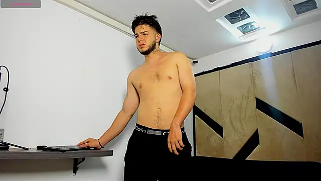danielclarton1 online show from March 15, 1:29 pm