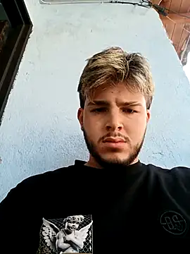 Snapshot of danielclarton1 chatting on October 5, 9:08 pm danielclarton1 online show from October 5, 9:08 pm