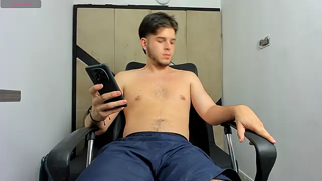 danielclarton1 online show from February 3, 2:13 pm