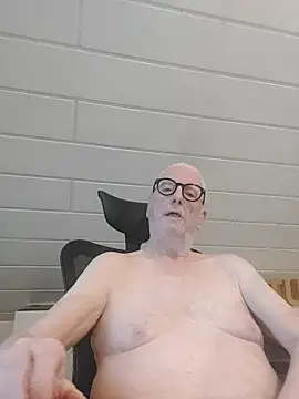 Greyhound70 online show from January 19, 8:27 am