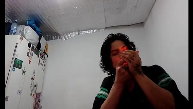Snapshot of Xtrem3HARDxxx chatting on October 2, 5:44 am Xtrem3HARDxxx online show from October 2, 5:44 am
