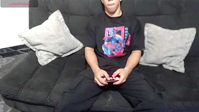 Snapshot of ethan_noir chatting on October 14, 10:33 am ethan noir online show from October 14, 10:33 am