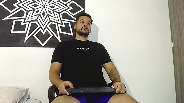  CHRIS-DENNIS  online show from April 24, 3:20 am