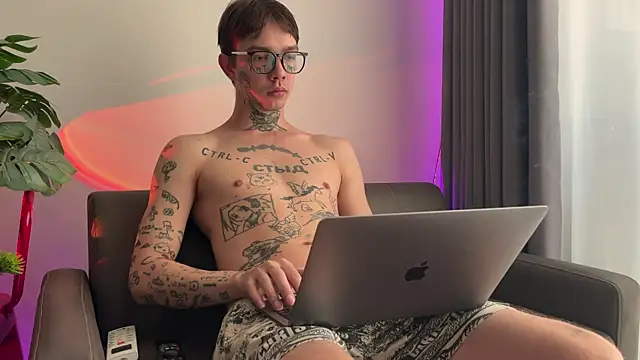 anahori  simon online show from June 8, 1:01 am