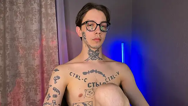 Snapshot of anahori__simon chatting on January 17, 6:47 pm anahori simon online show from January 17, 6:47 pm