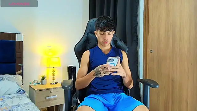  CamiloBass online show from April 28, 12:38 am
