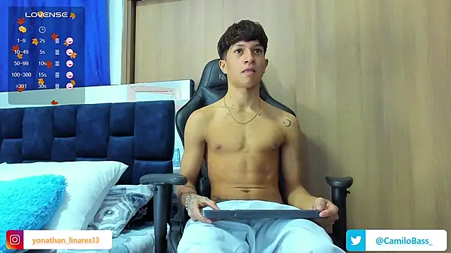 Snapshot of _CamiloBass chatting on February 7, 12:31 am CamiloBass online show from February 7, 12:31 am