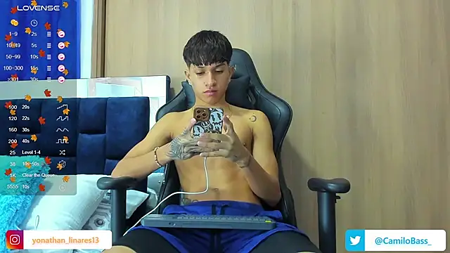 Snapshot of _CamiloBass chatting on February 8, 7:59 pm CamiloBass online show from February 8, 7:59 pm