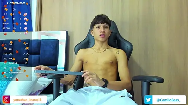 Snapshot of _CamiloBass chatting on February 13, 1:08 am CamiloBass online show from February 13, 1:08 am