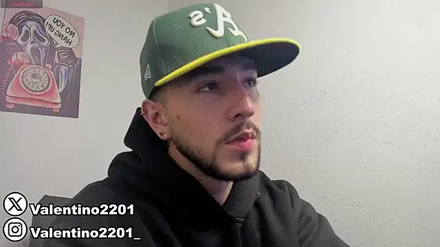 Snapshot of Valentino_Xander chatting on March 8, 1:26 am Valentino Xander online show from March 8, 1:26 am
