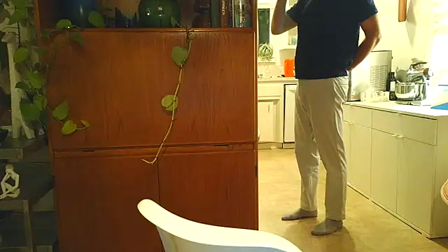 costanza7070 online show from October 20, 5:00 am