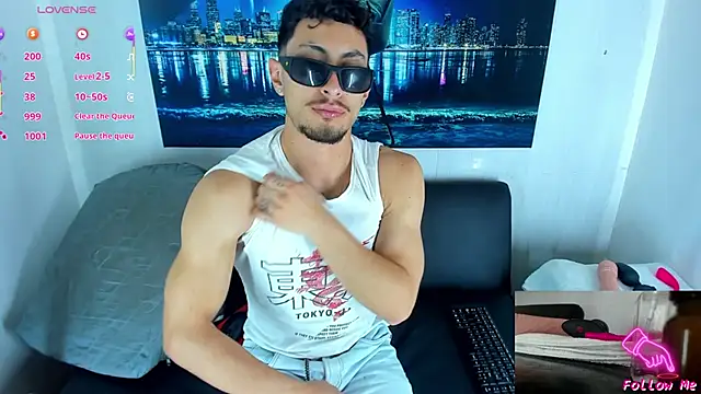 Snapshot of Piggy_Eddy chatting on September 13, 8:54 pm Piggy Eddy online show from September 13, 8:54 pm