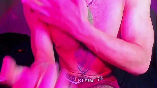 Piggy Eddy online show from March 8, 2:04 am