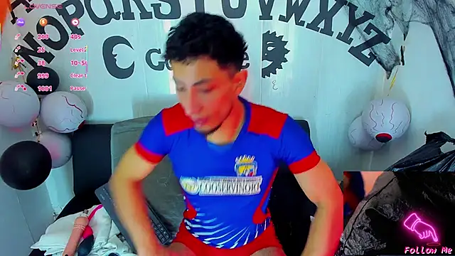 Snapshot of Piggy_Eddy chatting on October 28, 9:17 pm Piggy Eddy online show from October 28, 9:17 pm