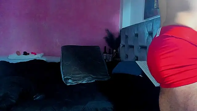 Snapshot of Piggy_Eddy chatting on March 19, 2:37 am Piggy Eddy online show from March 19, 2:37 am